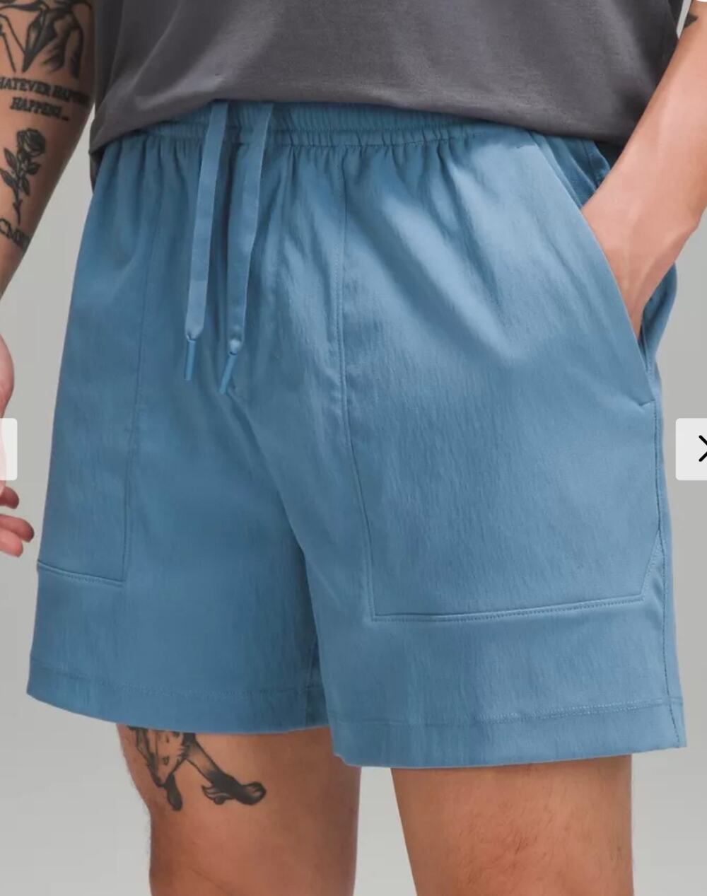 Lululemon Bowline Short 5" Woven Shorts in Belgian Blue Size Large
